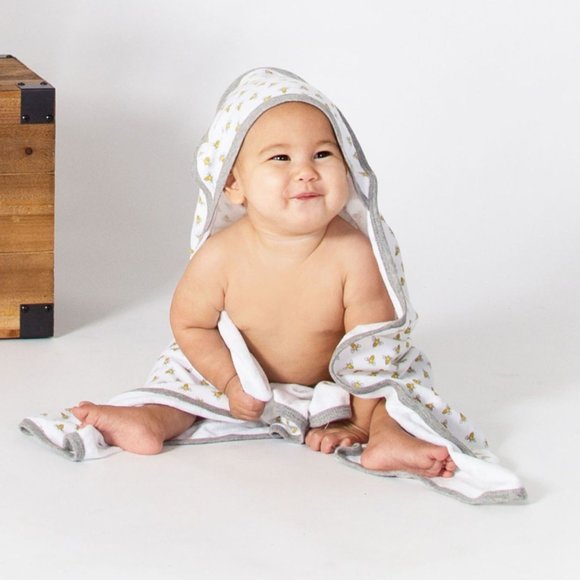 Burt's Bees Baby Organic Single-Ply Hooded Towel (2 Pack) - Picture 3 of 8